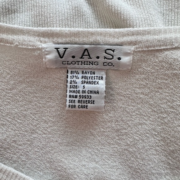 V.A.S. ~ Floral Embroidered White Sweater featuring a wide ribbed bottom - Picture 3 of 10